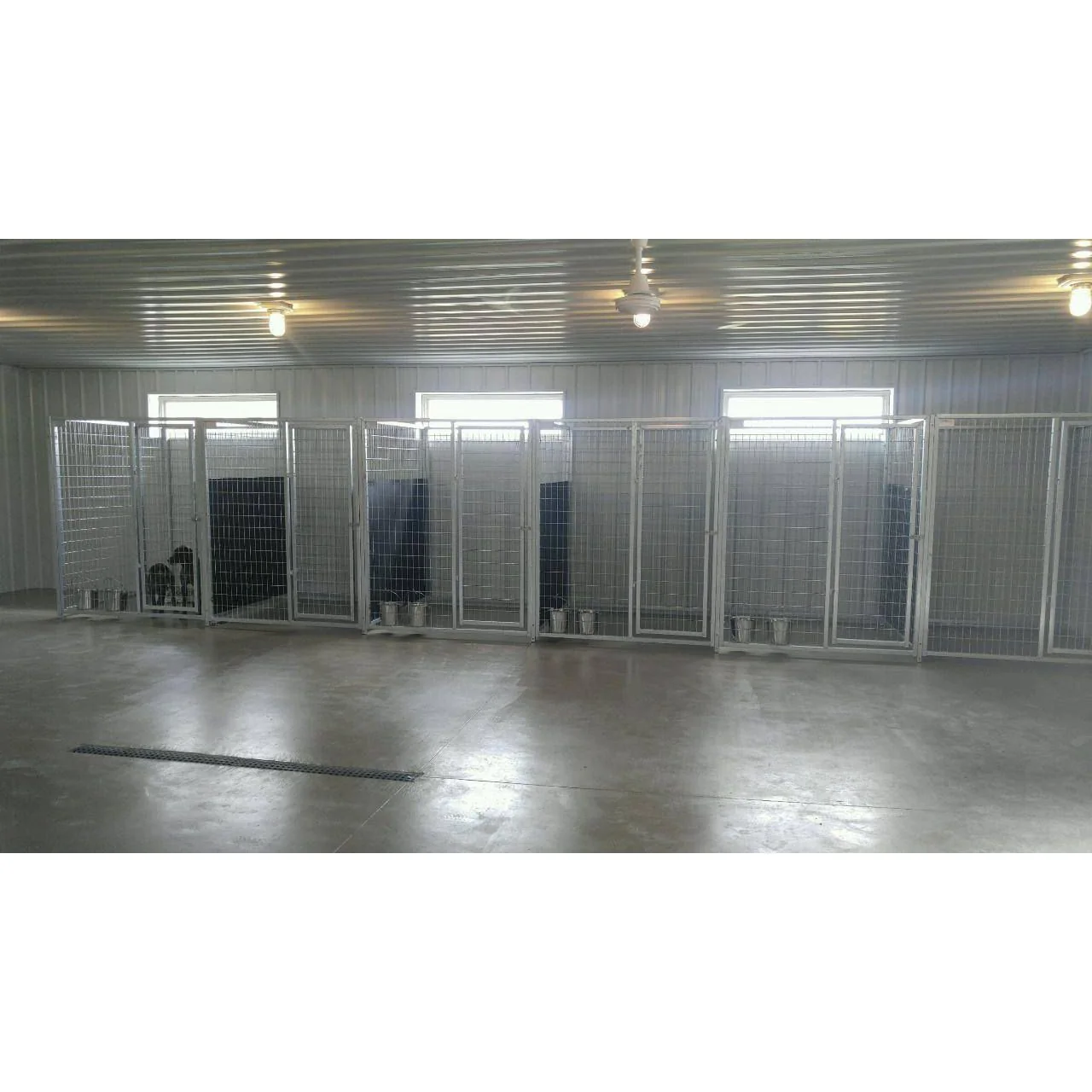 TK Products Complete 5'W Kennel w/8-3” Stainless Steel Bolt Assemblies - Image 8